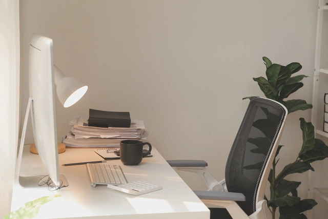 home or work decision checklist for beginners and freelancers
